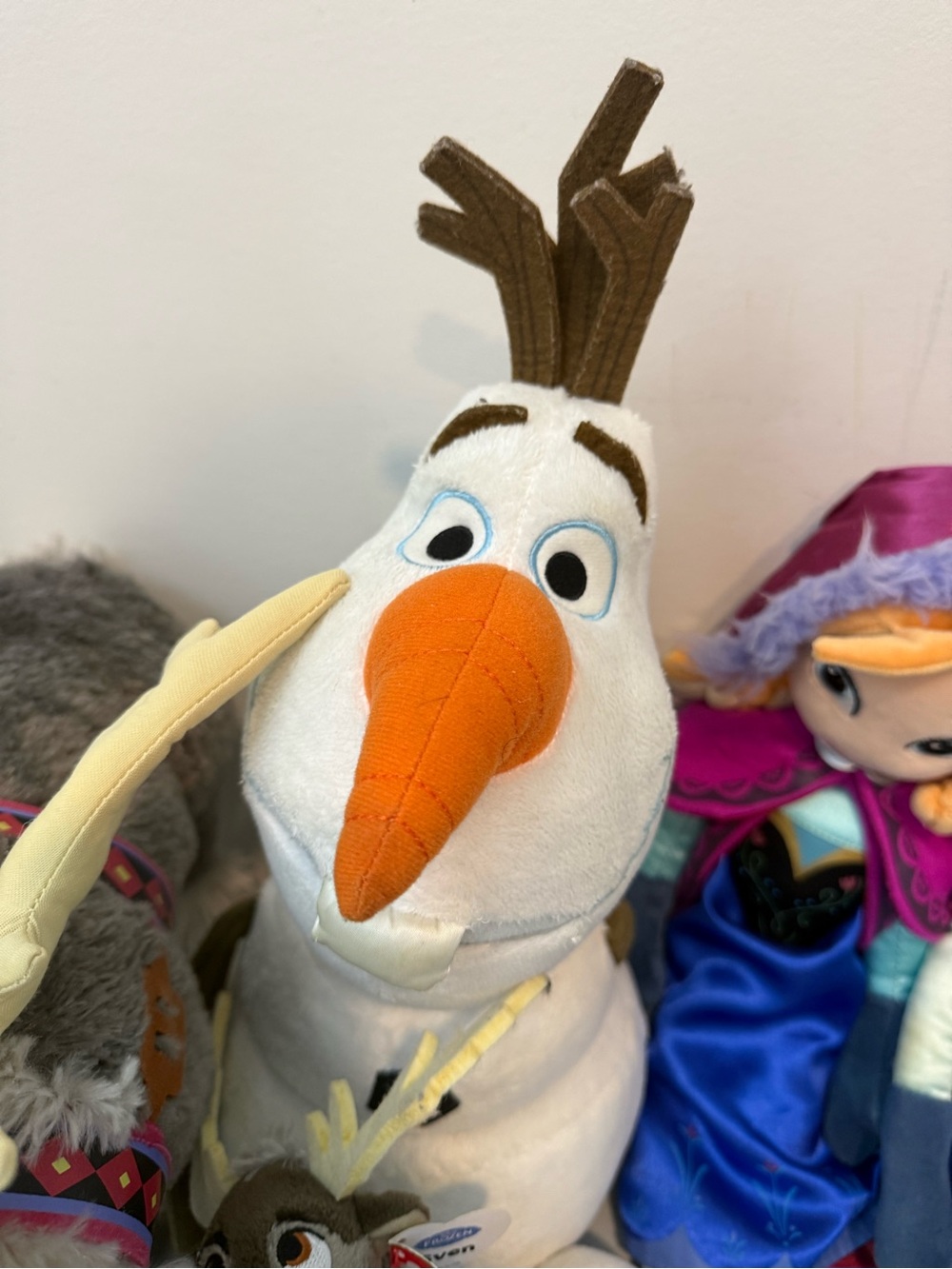 Disney Frozen Plush Set - Picture 5 of 16